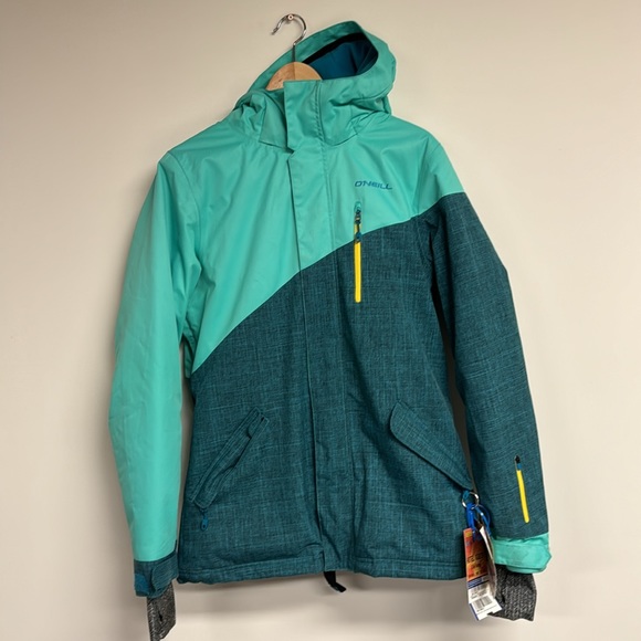 Ladies ski jacket. 10 Kmm waterproof rating, 2 layer shell, 10Kgrs breathable - Picture 7 of 8